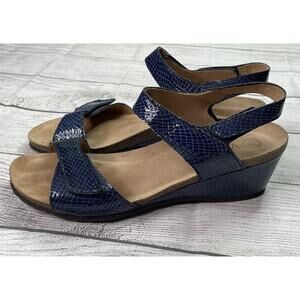 NWOT Vionic Natasia Sandals Blue Leather Faux Snakeskin Wedge Orthaheel Size 10